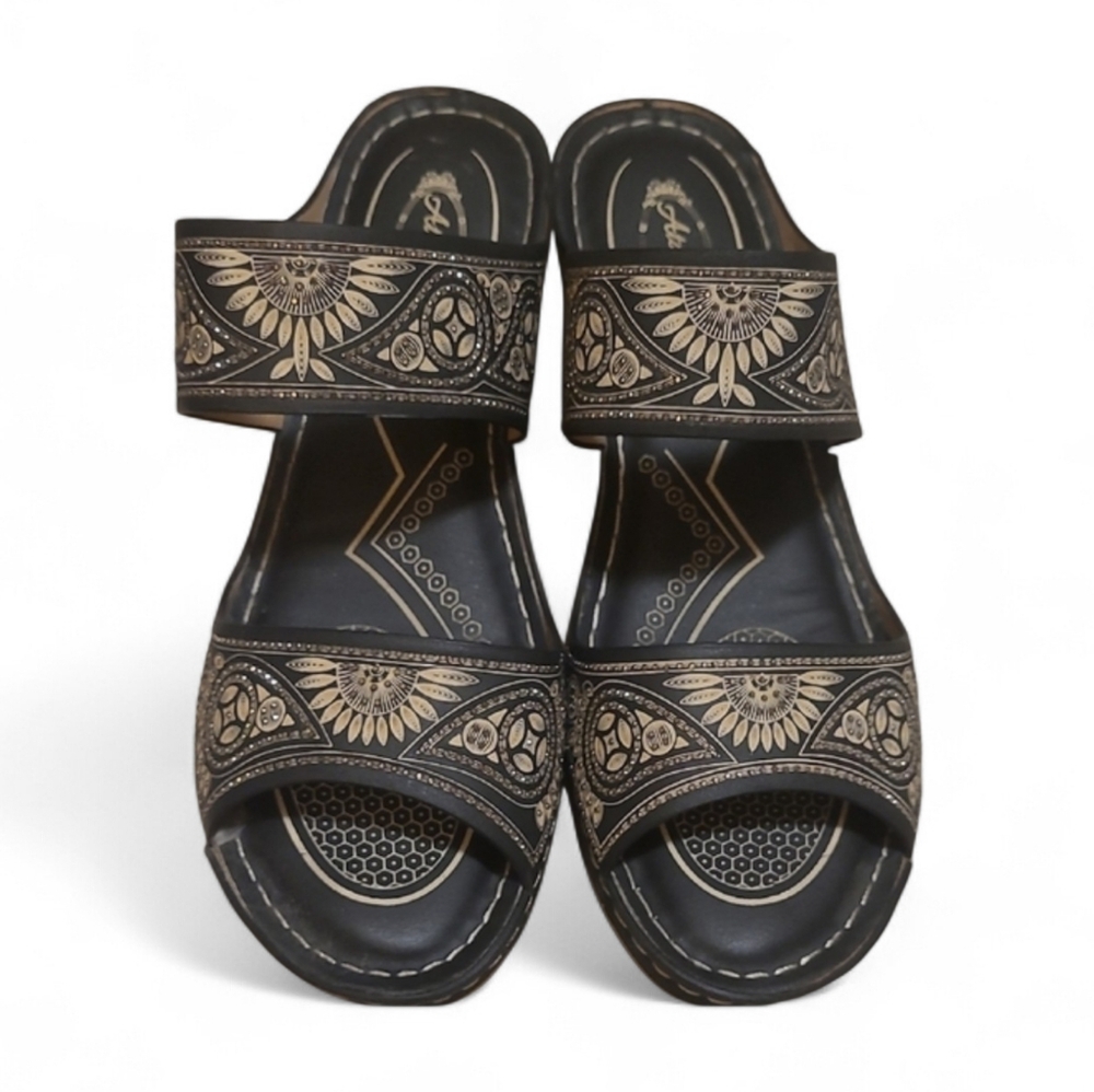 Atalina Brown And Tan  Patterned Sandals With Sequence EUC